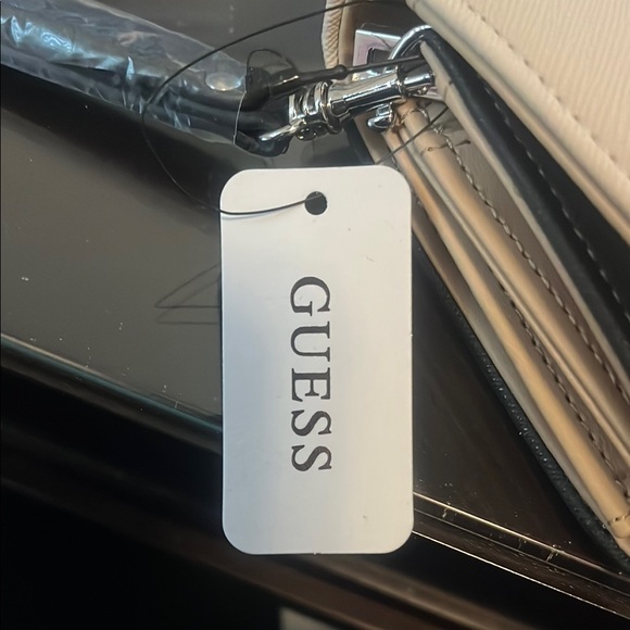 Guess Cream Wallet - Picture 3 of 3